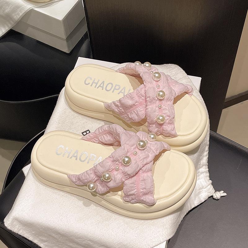 French Thick-soled Cool Slippers Women's Summer Wear Fashion 2025 New Niche Pearl Beach Sandals Women's Shoes