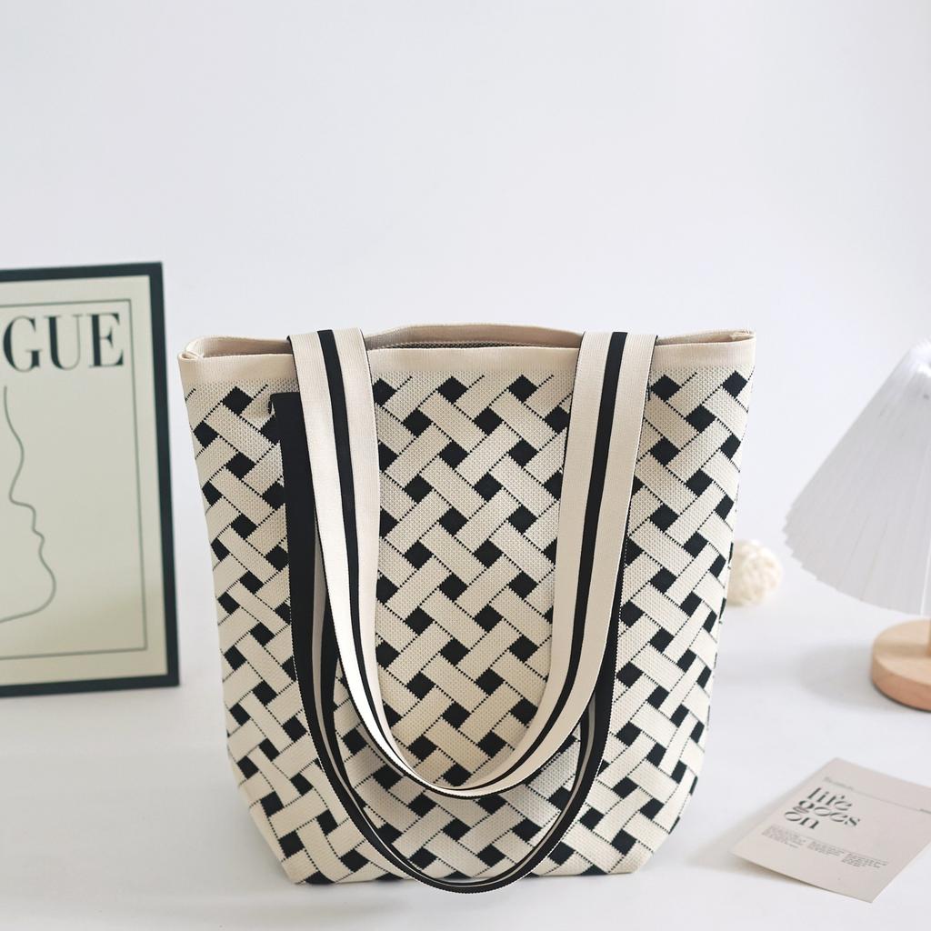 New Women's Knitted Shoulder Bag Large Capacity Bucket Bag for Shopping Commute Crossbody