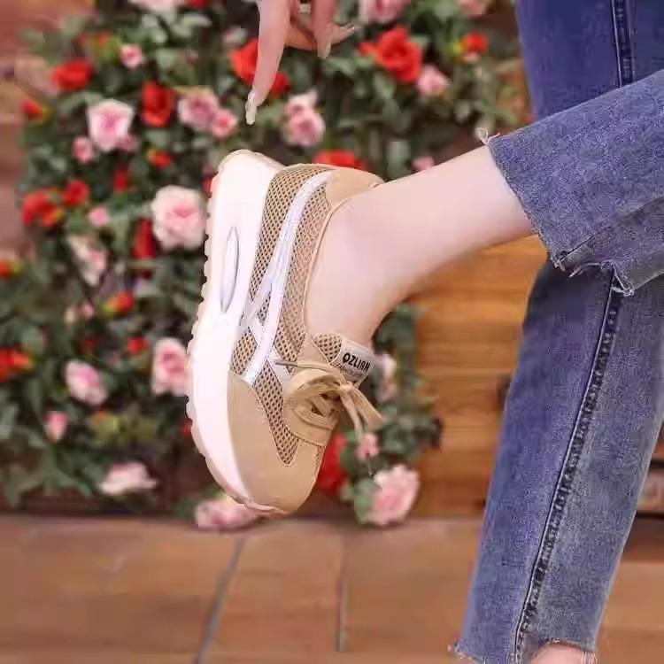 Autumn women's shoes heightened platform versatile shoes children's 2025 new popular round head Korean single shoes casual sports shoes