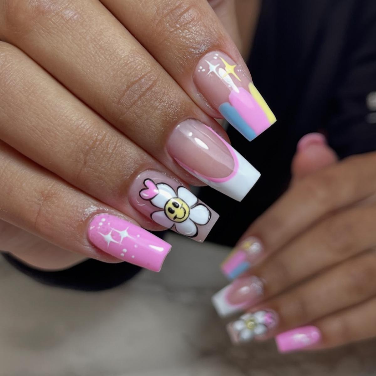 

Spring/Summer Floral Heart Starburst Detachable Medium Rectangle Fake Nails