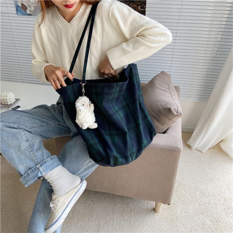 Simple plaid woolen shoulder bag, handheld cloth bag, student large-capacity shopping bag, lazy wind women's bag