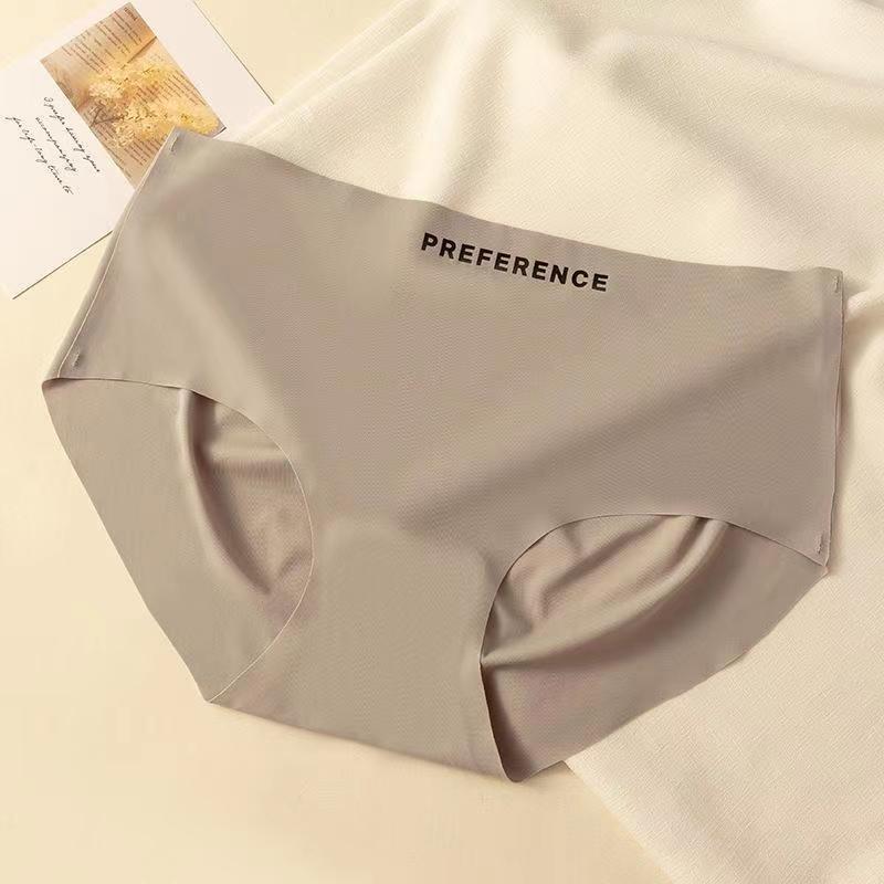 

Ice Silk Seamless Underwear for Women Cotton Antibacterial Crotch Women s Triangular Underwear M сірий колір