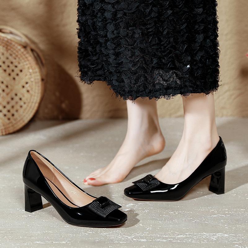 Square Head High Heels Thick Heel Not Tired Feet Patent Leather Red Wedding Shoes 2025 New Spring and Autumn Women's Shoes French Shallow Mouth Single