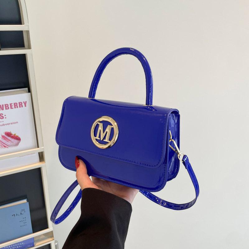 This year popular small bag women's autumn 2025 new fashion retro messenger bag Internet celebrity handbag female Internet celebrity versatile