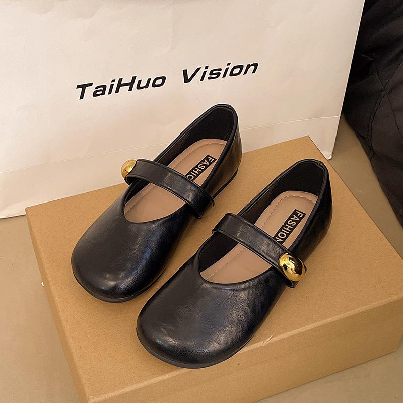 

Туфли Мэри Джейн из мягкой кожи, маленькие кожаные туфли 2025 года, весна-лето, новинка, вечерний бриз с юбкой, одна педаль, неглубокий носок, одинарные туфли для женщин 40 чёрный