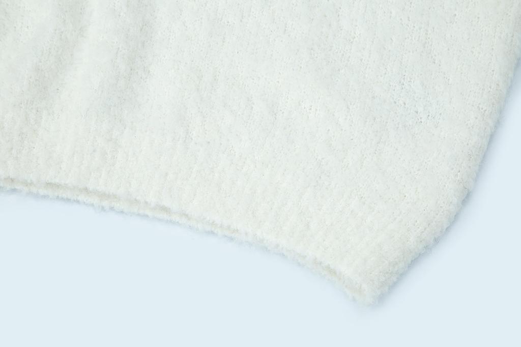 SALAD BAGUNI Wool Boucle V-Neck Pullover - White