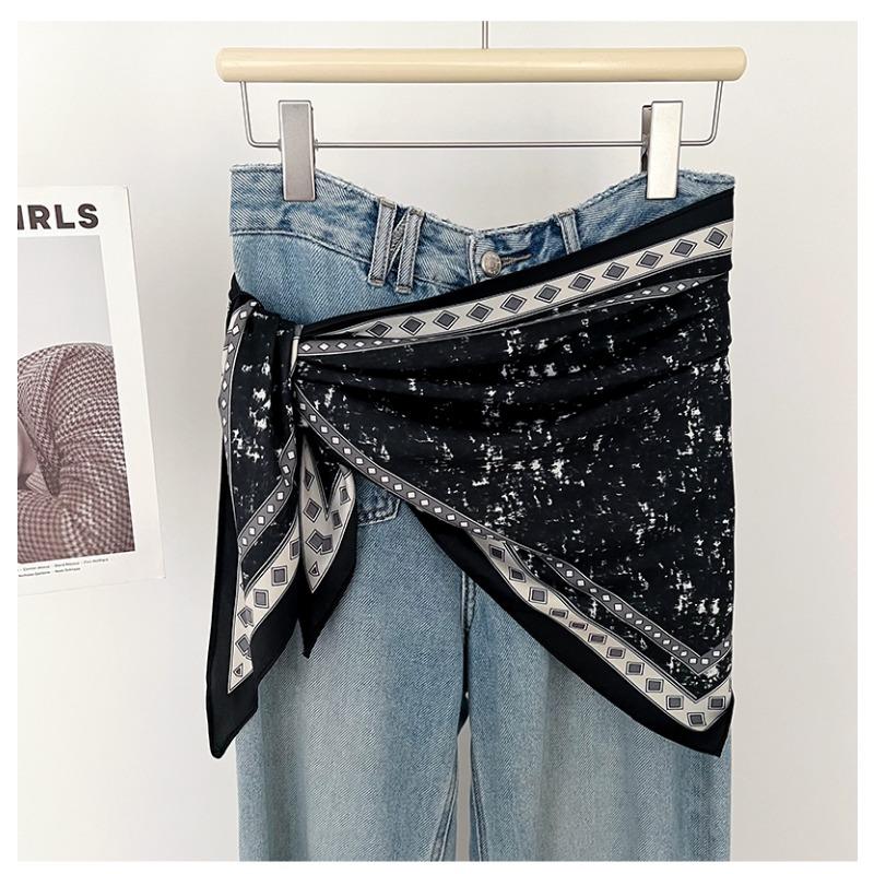 Korean Style Vintage Geometric Print Triangle Scarf For Women Spring Decorative Neck Scarf