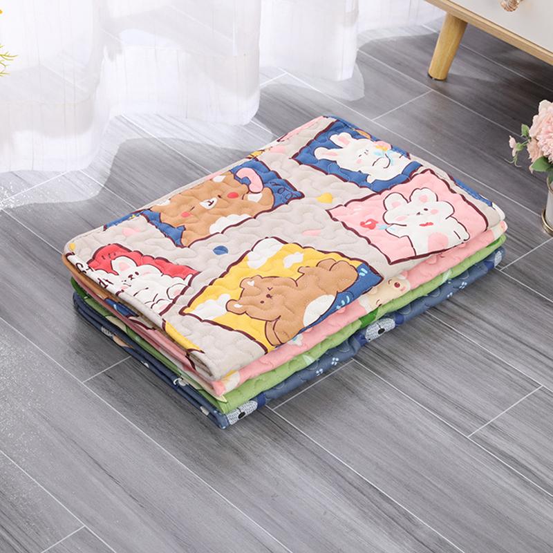 The  Pet Sleeping Mat Is Cool And Comfortable In Summer. It Is Suitable For Large, Medium And Small Cats And Dogs To Sleep In