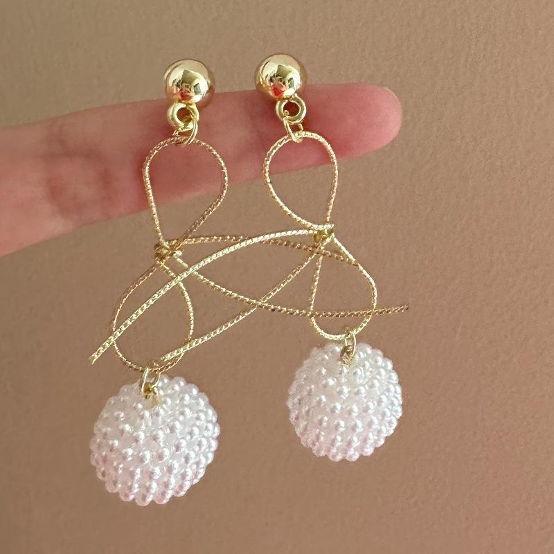 Elegant Light Luxury Gold Silk Bow Rice Bead Drop Earrings French Retro Luxury Xiaoxiang Style Exquisite Women Pierced Ear Jewelry