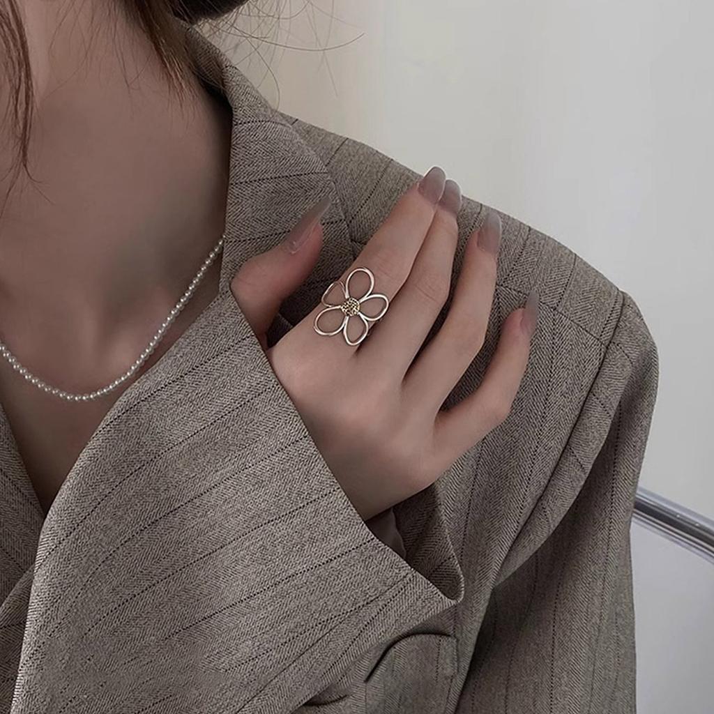 Bagues de doigt ouvertes Bagues de doigt ajustables Bagues ouvertes fleur creuse Bijoux de doigt Texture cuivre pour les amoureux de la mode