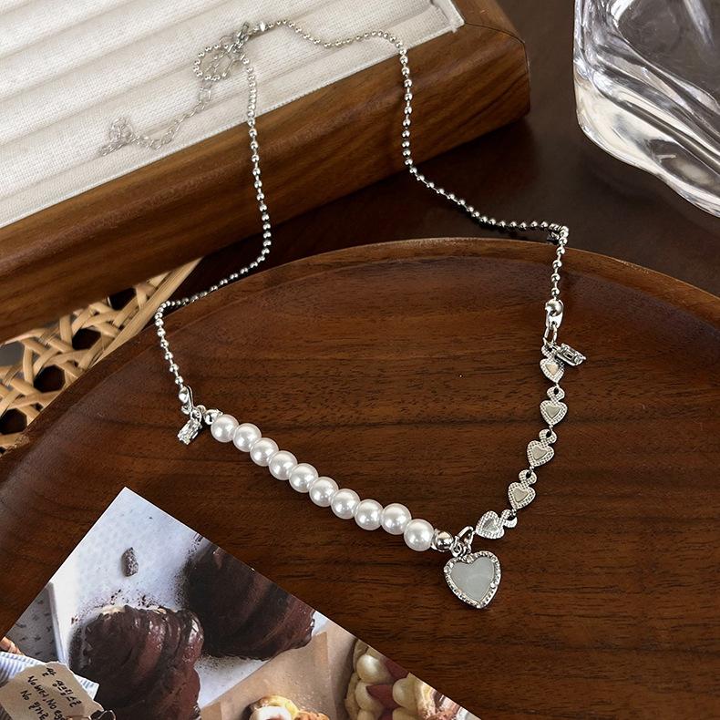 

Новое лоскутное ожерелье с любовью, нишевый дизайн, легкое, роскошное, милое, крутое колье, сладкая цепочка на ключицу для девочек белый