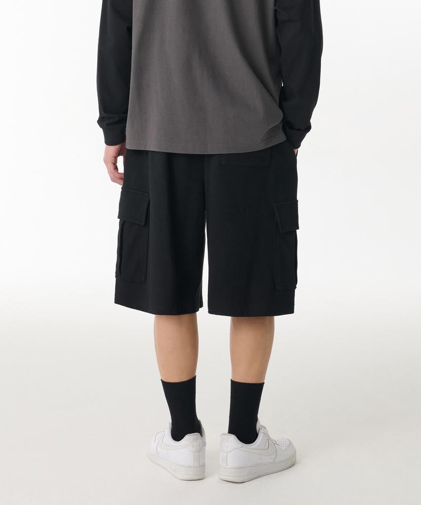 MUSINSA STANDARD One-Pleat Cargo Bermuda Sweatpants [Black]