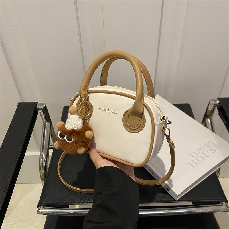 Fashion Stitching Texture Faux Leather Handbag, Trendy Women's Shoulder Crossbody Bag, Small Square Purse with Pendant