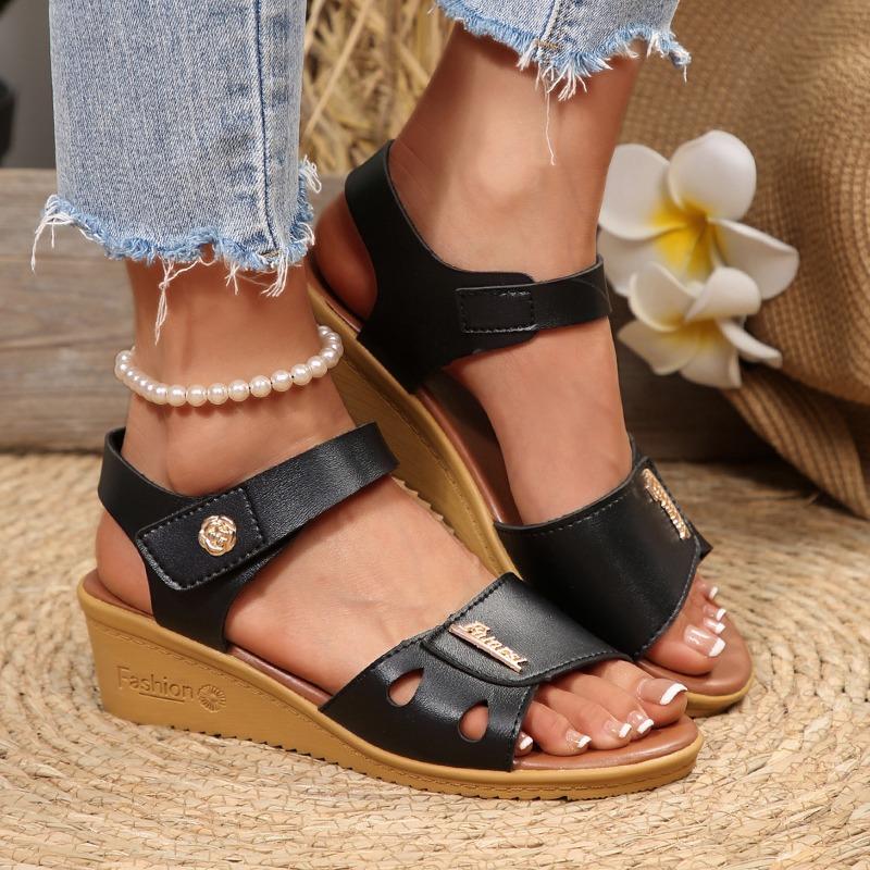 Large-sized One-strap Mid-heel Sandals Women's Velcro Perforated Shoes Beach Flip-flops