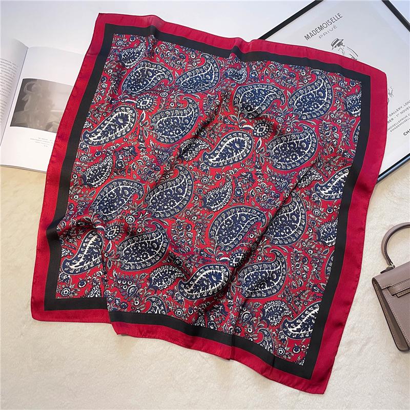 Versatile Sciarpa di Seta Retro con Motivo di Anacardi: Foulard Quadrato Decorativo da Donna, Foulard, Sciarpa da Legare ai Capelli o alla Borsa