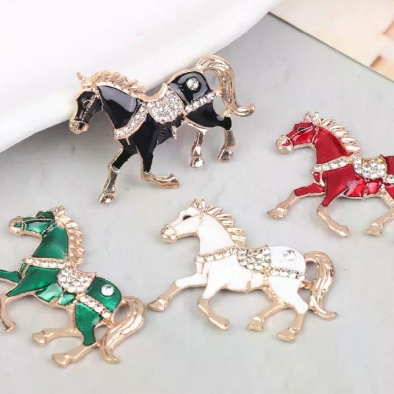 Classic Rhinestone Horse Brooches For Women Versatile Animal Lapel Pins Clothing Corsage Jewelry Accessories New Year Gifts