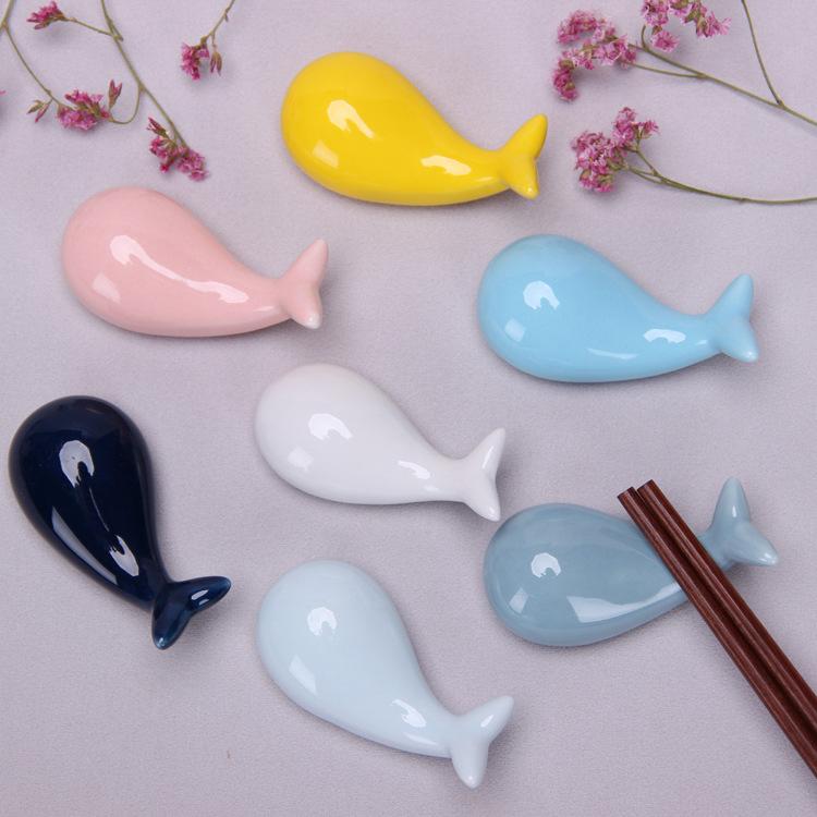 3*3.5*7cm Portacannesucchi in Ceramica Cartone Animato Forma di Balena Tappetino per Bacchette Arte Cucina Artigianato Tavola Supporto per Bacchette