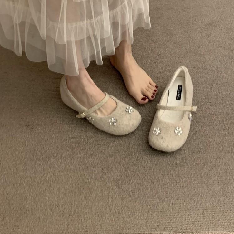 French flat-bottomed shallow mouth Mary Jane shoes women's 2025 autumn and winter new Korean version of rhinestone plush single shoes Doudou shoes