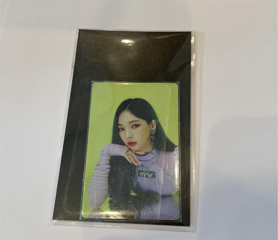 

[USED] aespa Karina SM global shop benefits