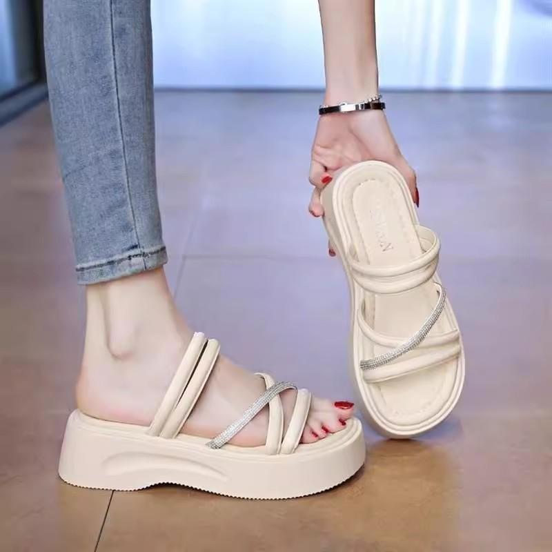 Beautiful outer wear thick-soled cool slippers women's summer new high-end skirt one-word drag beach shoes