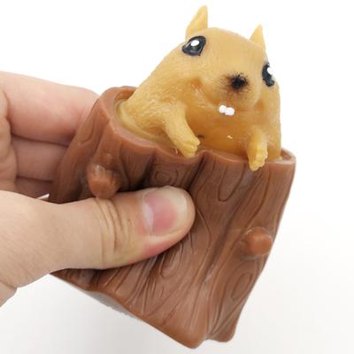 Squeeze Rubber Squirrel Cup Toy Relieve Stress Tree Stump Cute Miniature Telescopic Pen Holder