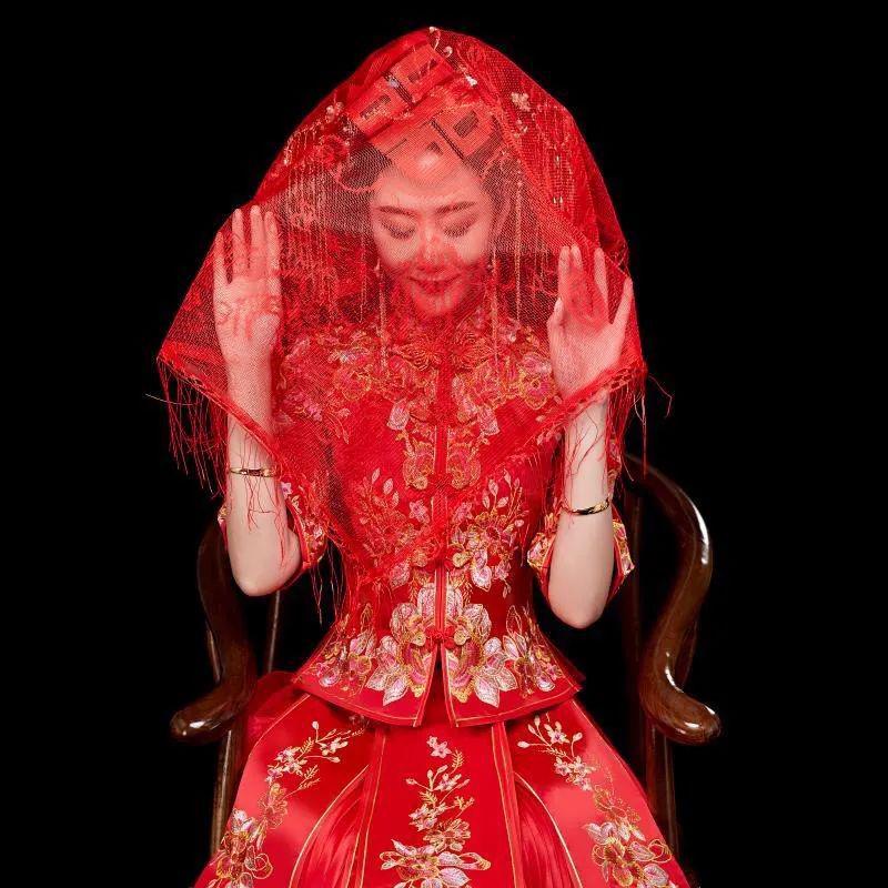 Red Xiuhe Summer Bridal Dress with Semi-Transparent Veil and Head Covering