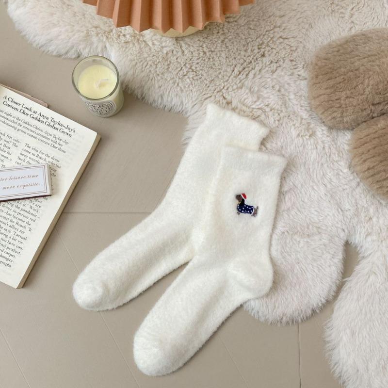 

Милые чисто белые носки до середины икры из норкового флиса с черной отделкой ушей, австралийского флиса, с вышивкой таксы, мультяшные, толстые, теплые, для сна, послеродовые 1 pair