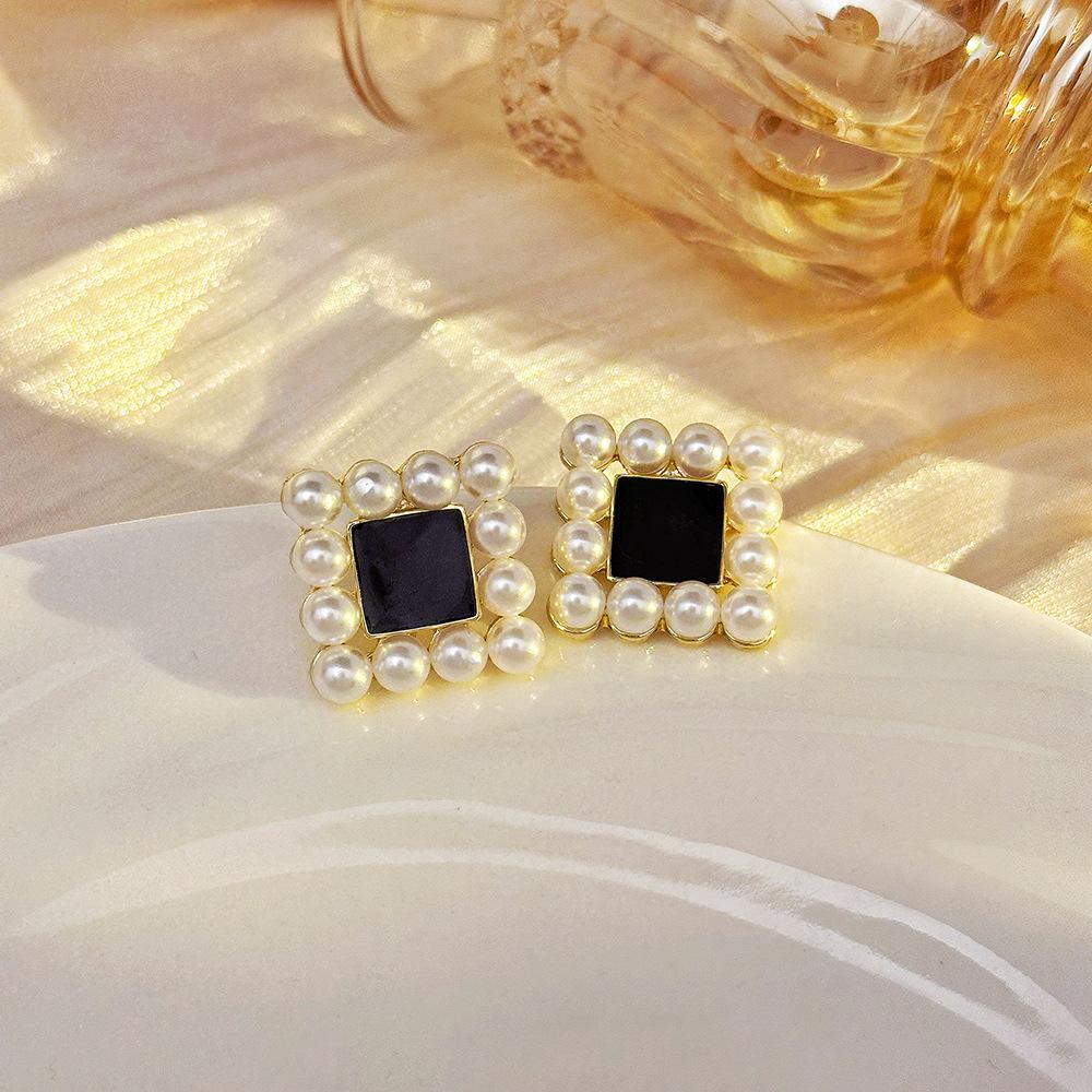 Pearl Earrings Fashion Temperament Elegant Celebrity Style Stud Earrings