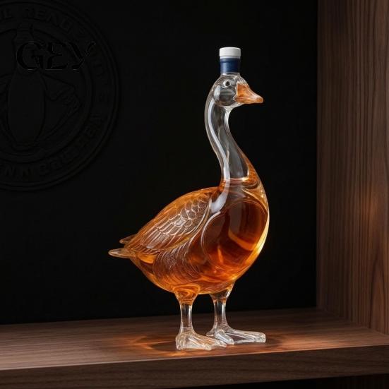 Collectible Spirit Bottle Goose Bird Shape Whiskey Decanter, 3D Glass Animal Liquor Light Refracting Decanter for Bar Display, Art Wine Dispenser Home