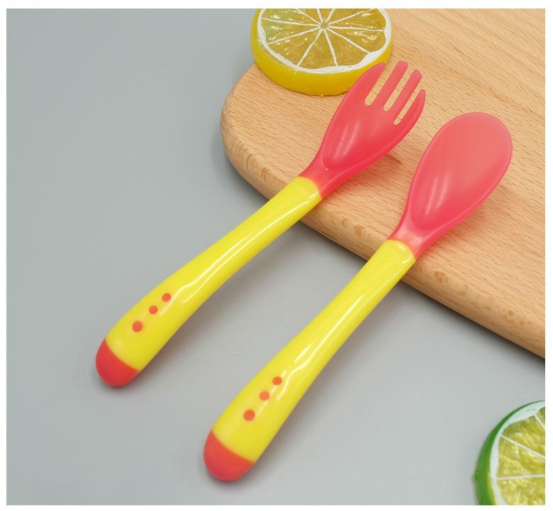 2PC Set Spoon and Fork Temperature induction spoon soft silicone Tableware Feeding Dishes Cheap Utensils Solid Feeding