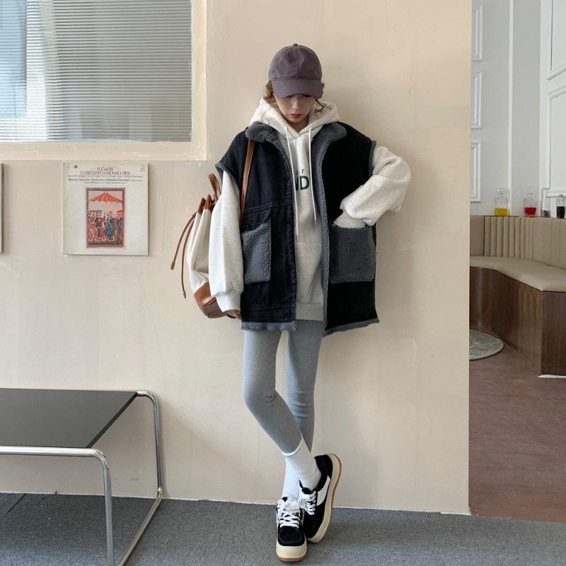 Lamb Wool Splicing Denim Vest for Women - Autumn/Winter Fashion Loose Pocket Waistcoat