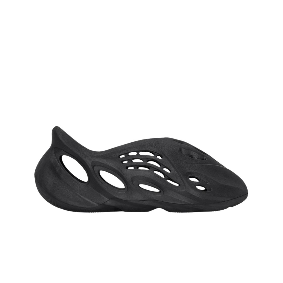 

Мужские кроссовки Adidas Yeezy Foam RNNR Onyx HP8739