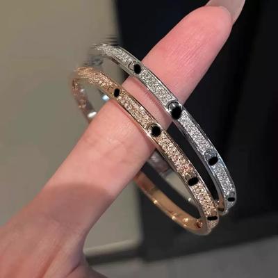 Bracciale a Bangle in Oro 18K Placcato con Due File di Diamanti 'Love' per Donna