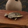 Brass Ornamental Fish Antique Cute Figures Office Desk Decoration Can Stand Up Little Fish Ocean Copper Ornaments Tea Pet