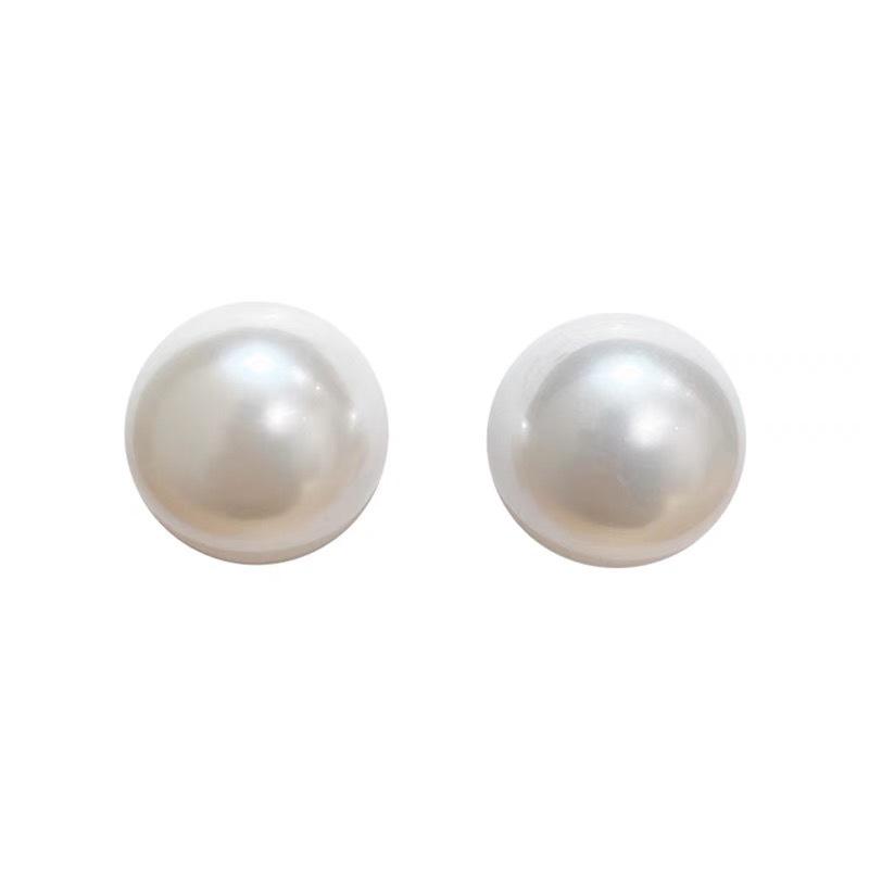 Elegant French Retro Pearl Earrings - Simple and Chic Half-Round Design for Women
