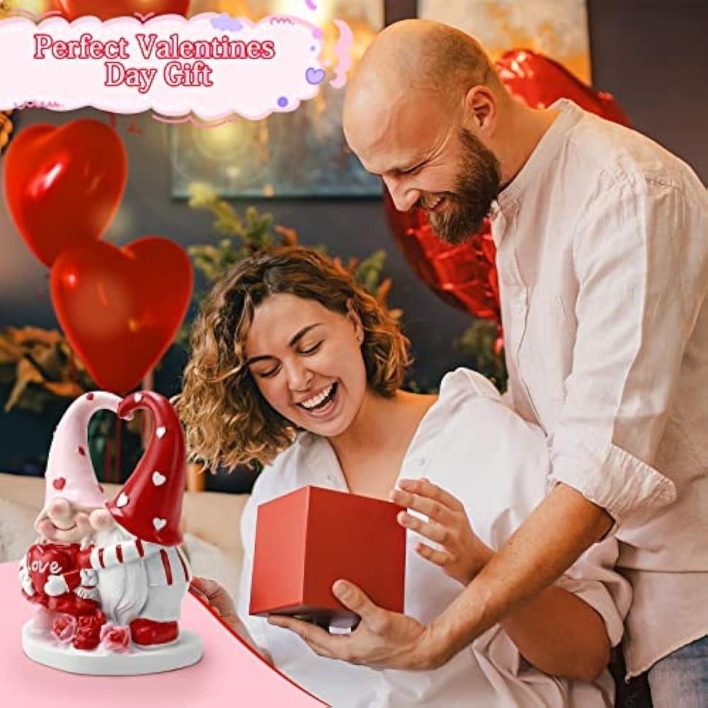 Decorative Heart Dwarf Figurine Romantic Lover Gnome Figurines Heart Ornament Valentine's Day