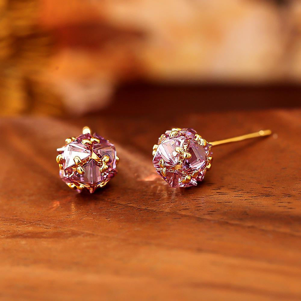 Lila Zirkonia Ohrstecker: Eleganter, Modischer und Zeitloser Schmuck.