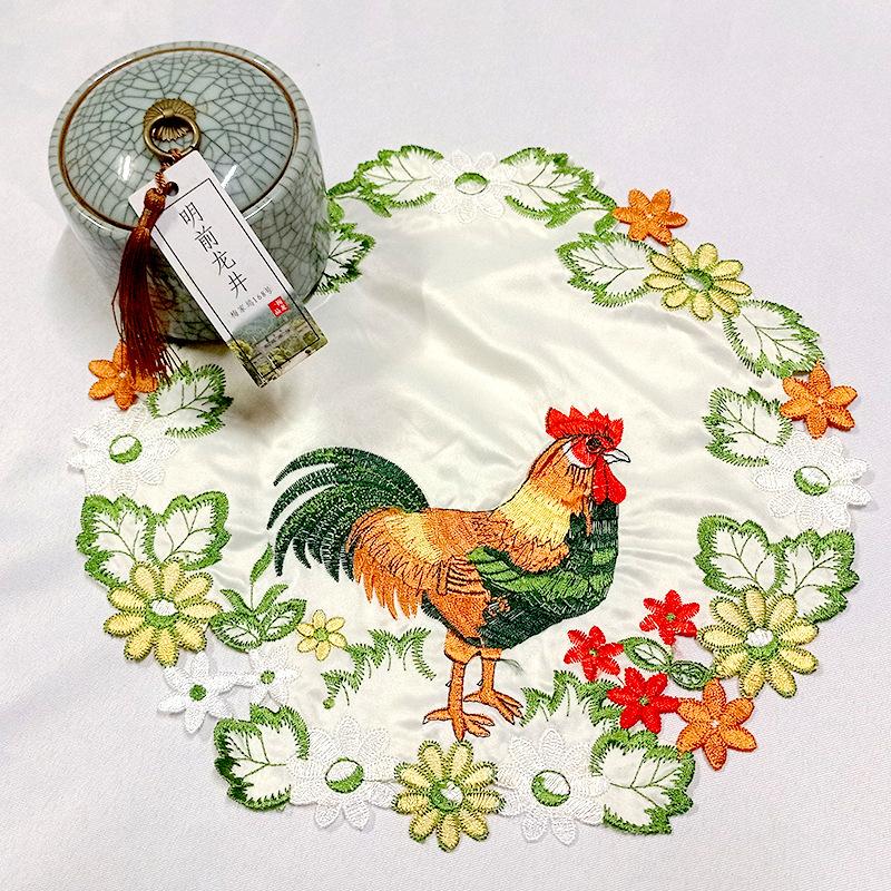 

Embroidered table mat, round coaster, colorful embroidery, rooster, hollow cloth bottom, cartoon, fabric accessories Round diameter 30cm