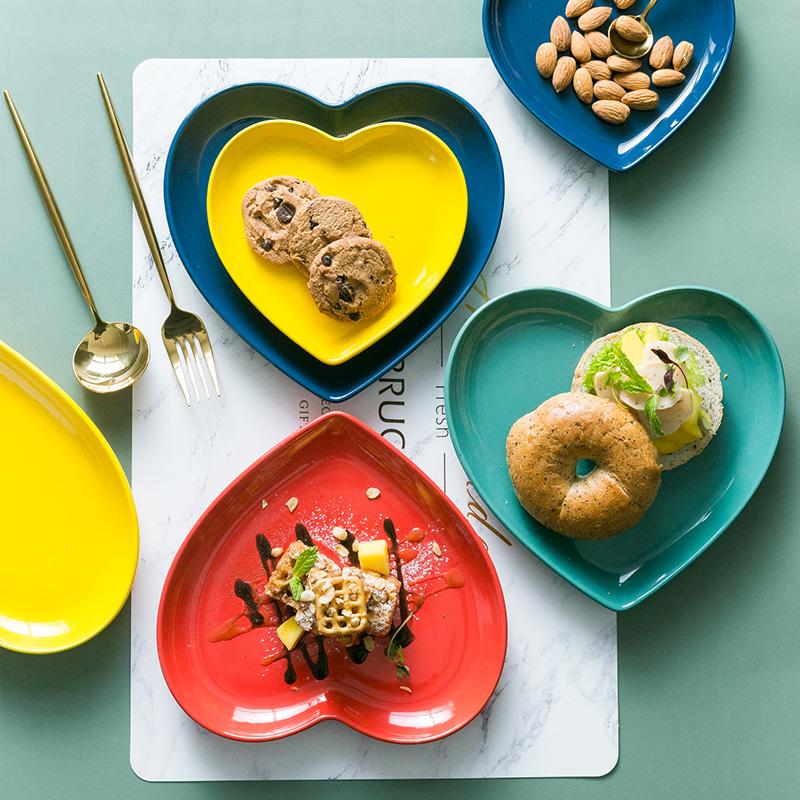 Cartoon Color Heart Ceramic Dinner Plate Breakfast Bread Baking Pan Home Cooking Cutlery Dessert Cake Plate Kitchen Utensils New