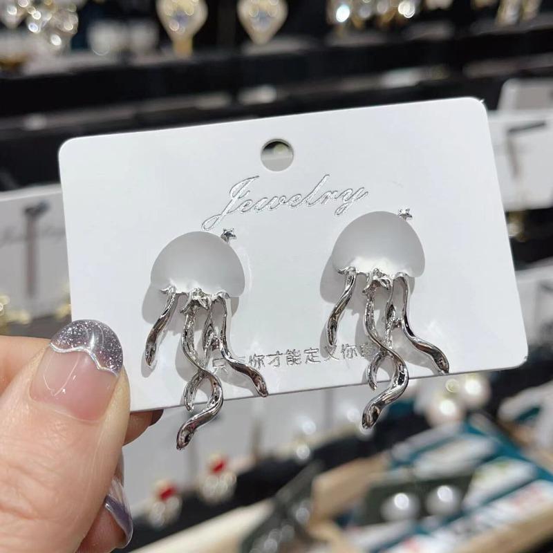 Women Floating Jellyfish Earrings Stud Silver Color Transparent Crystal Cute Deep-Sea Jellyfish Post Earrings Cute Jewelry