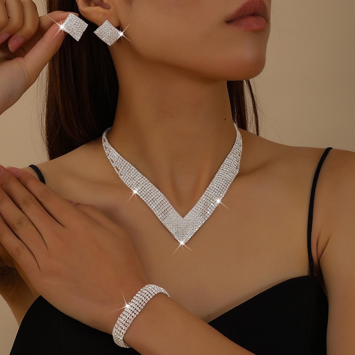 2026  America and The Middle East Are Popular, Atmospheric Rhinestones, Silver-plated Bride Jewelry, Necklace, Stud Earrings, Bracelet Set, Dress 45CM