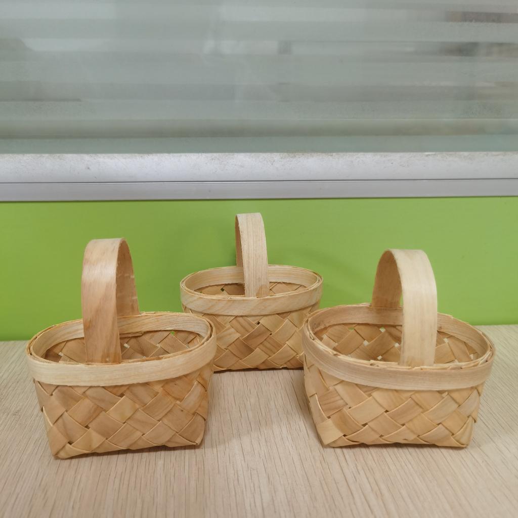 WTEMPO Kleine geflochtene Körbe aus Holz, perfekt zum Aufbewahren von Süßigkeiten oder als dekorative Körbe in einem Puppenhaus