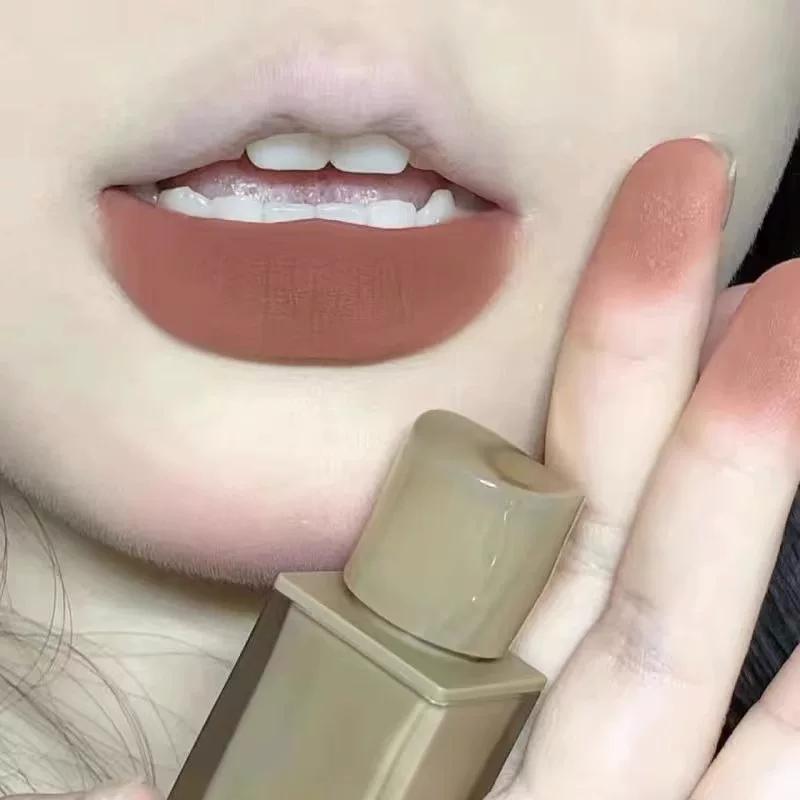 Nude Warm Tea~Yellowish Black Skin Tone Brightening Natural Nude Lip Mud Full of Apricot and Chestnut Velvet Matte Lipstick for Students