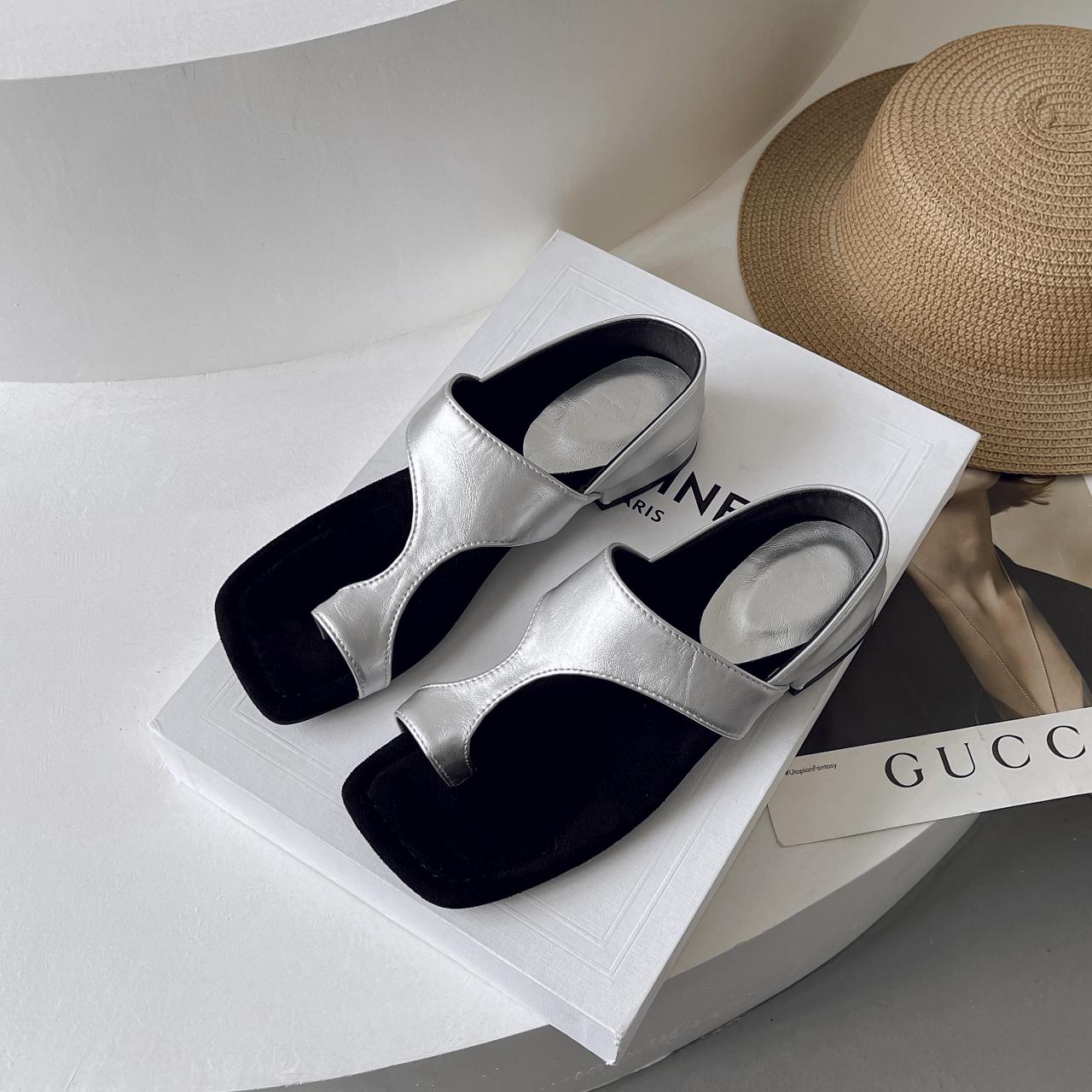 

Женские повседневные тапочки с квадратным каблуком и неглубоким носком, новые простые и модные сандалии для пляжа, большого размера 37