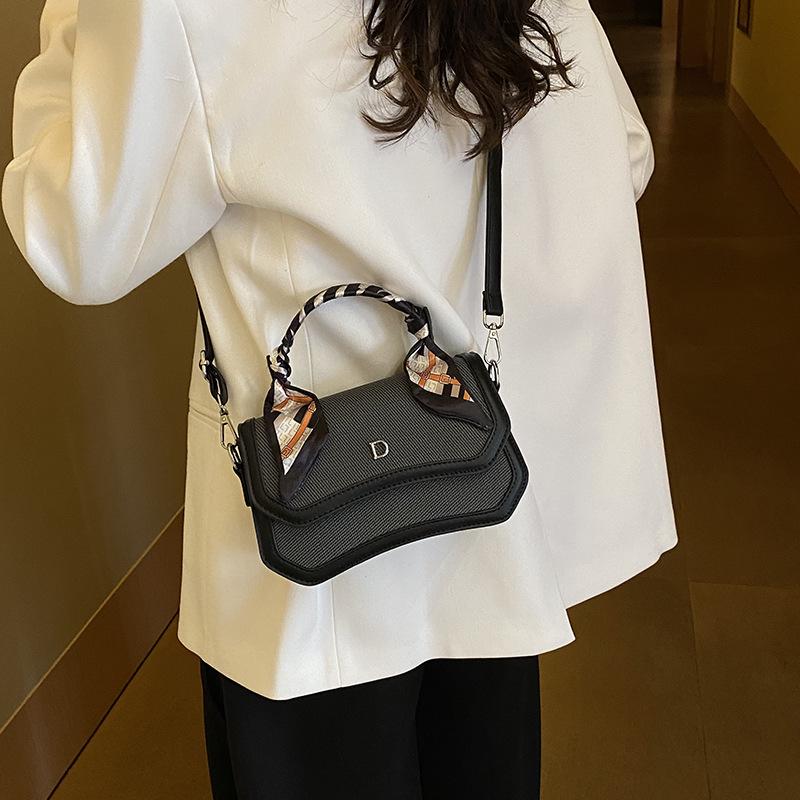 New Fashion Silk Scarf Contrasting Color Saddle Bag Versatile Portable Shoulder Crossbody Trendy Women's Bag