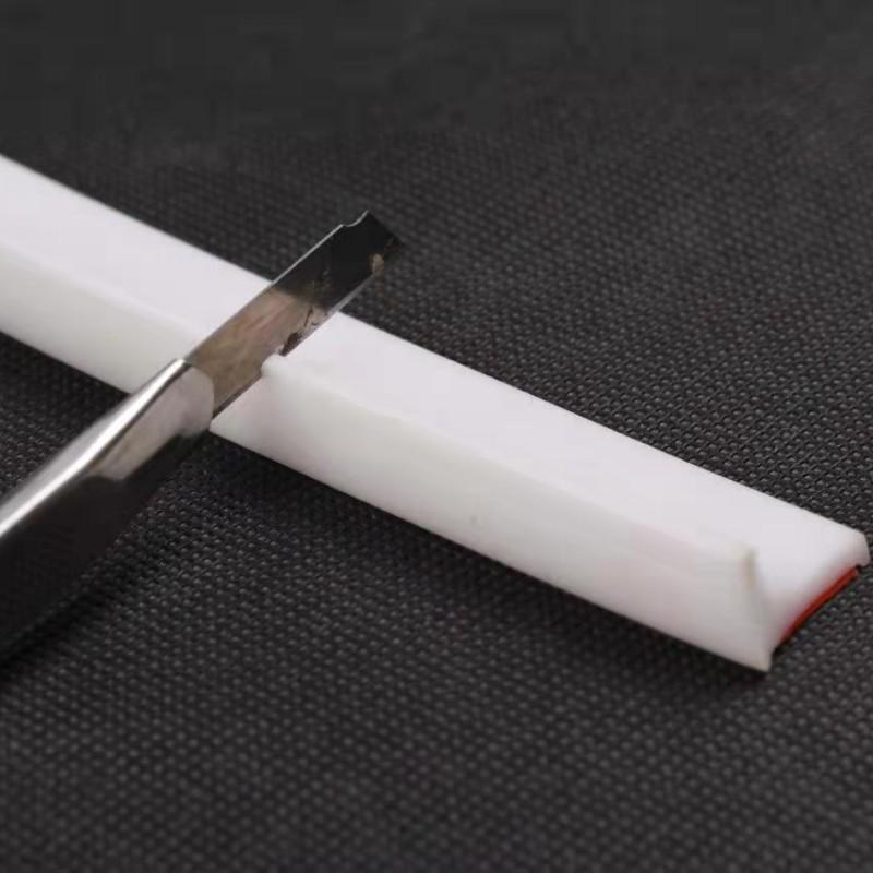 Vattentät silikonremsa för tätning av bänkskivskanter och hörn