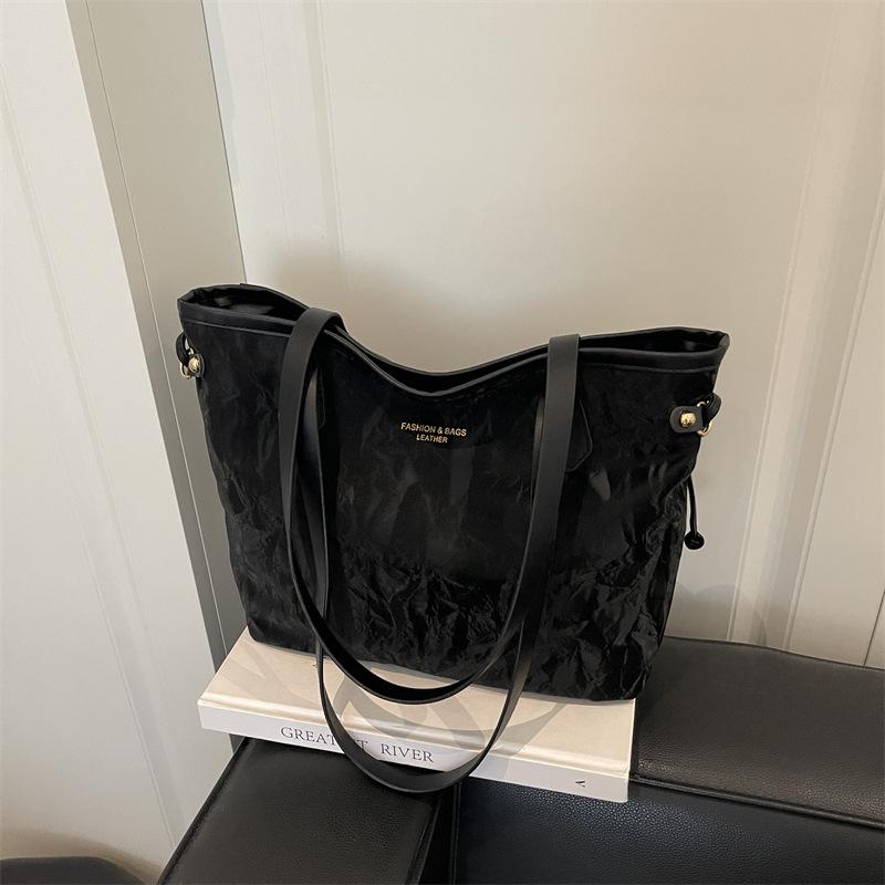 

New large-capacity bag women s leisure trend work commuter tote bag beautiful fashion shoulder bag