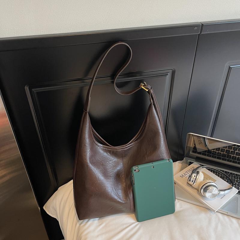 Vintage Commuter Large Capacity Bag Women's Soft Leather Shoulder Bag Underarm Tote Bag