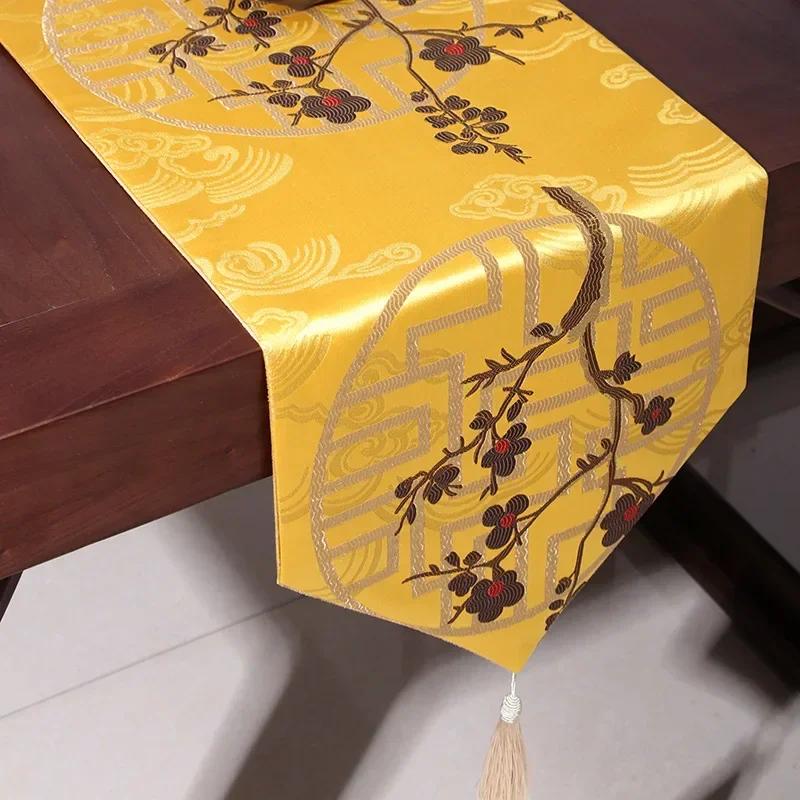 Classical New Chinese Style Birds and Flowers Table Runner Red Embroidery Table Flag Decoration for Wedding Party with Tassels