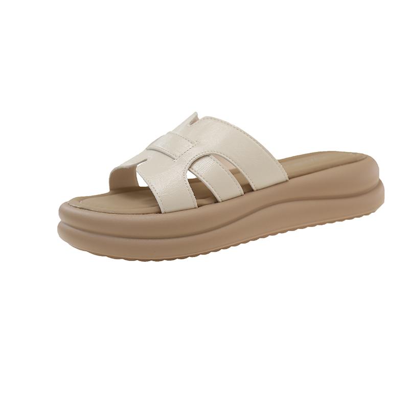 2025 New Thick-soled Slippers Women's Summer Outerwear Slip-on Non-slip Sandals Lightweight and Durable Beach Flip-flops